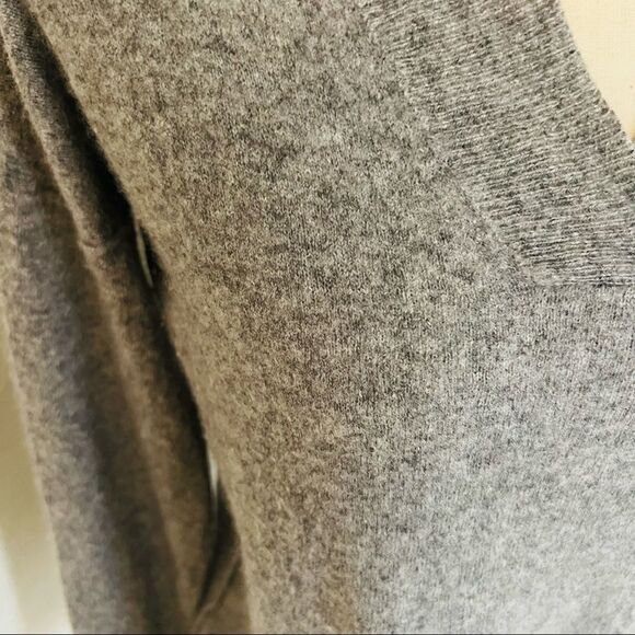 Benedetta B Merino Wool & Cashmere Italian V-Neck Sweater, Gray, Size Medium - Picture 8 of 12